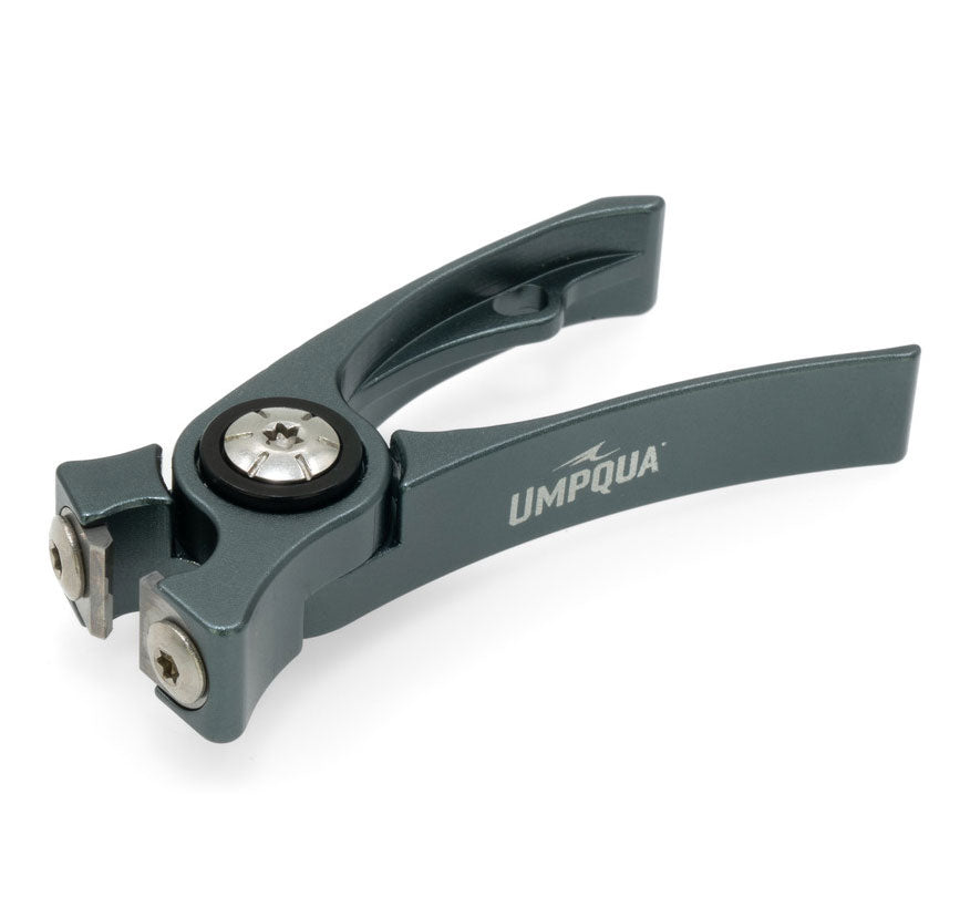 Umpqua RiverRun Nipper with Lanyard